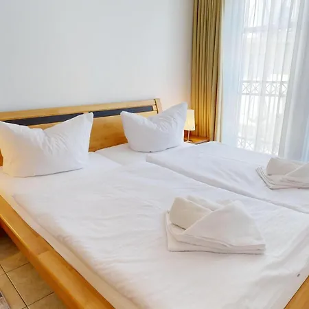 Apartment Strandnahe Mit 2 Schlafzimmern Und Balkon, Koenigin Augusta,